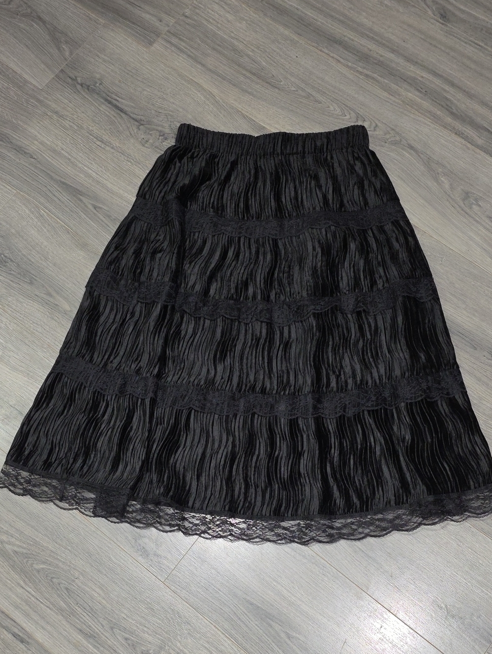 NWOT Classic Black Tiered Lace & Velvet Boho Midi Skirt